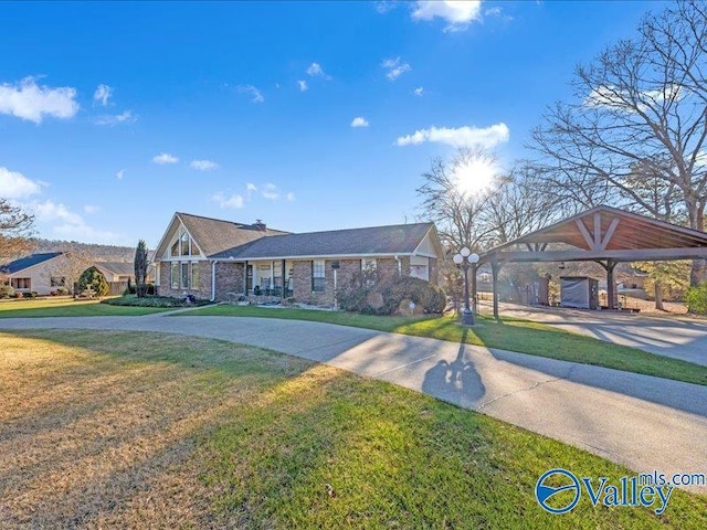 ranch-style house with a front yard