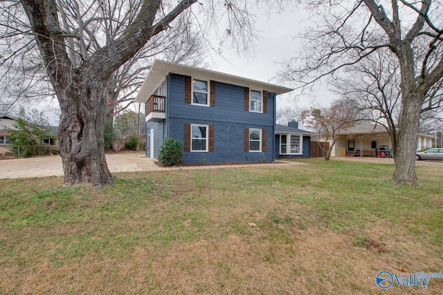 view of front of house with a front yard