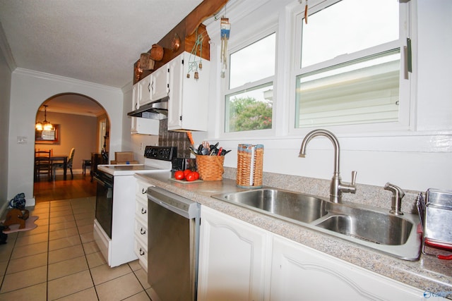 kitchen featuring electric stove, sink, crown molding, dishwasher, and white cabinetry