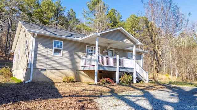 view of front of property featuring a porch