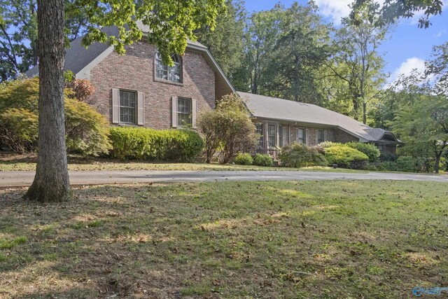 view of front of home with a front yard