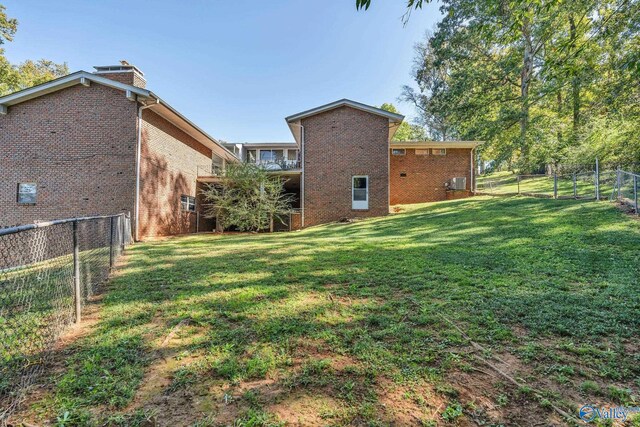 411 Darby Ave, Sheffield, AL 35660 - view of yard with a fenced backyard and a gate