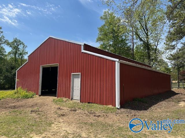 752 12th Way NE, Arab, AL 35016 - view of pole building with fence