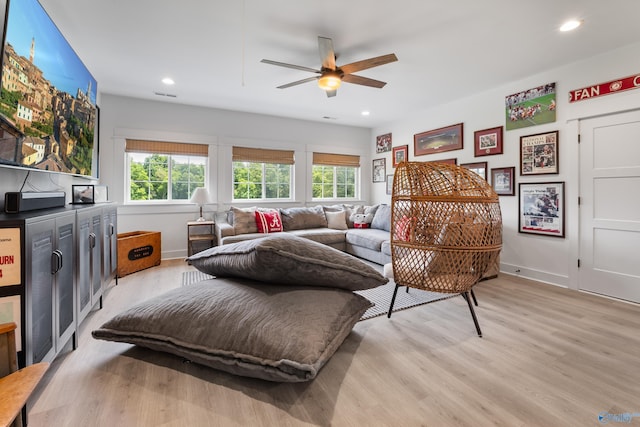 313 Merrydale Dr, Huntsville, AL 35811 - living area featuring a ceiling fan, light wood-style flooring, and recessed lighting