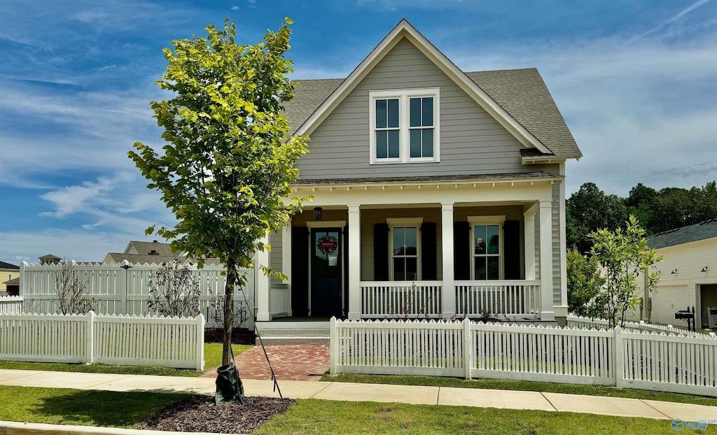 view of front of home with covered porch