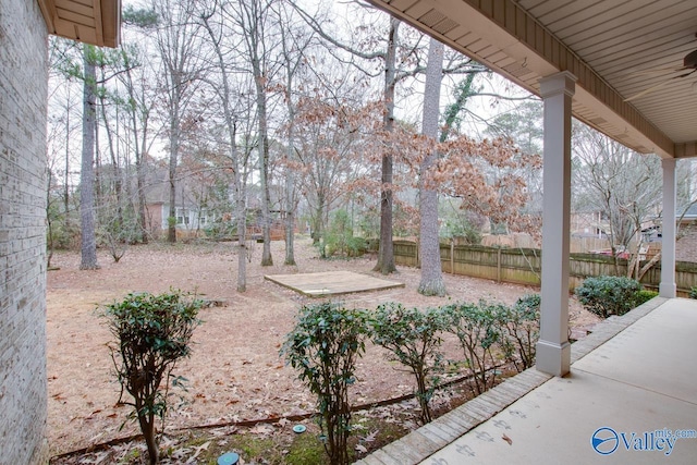 view of yard featuring a patio area