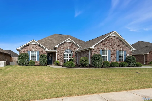 view of front facade with a front yard