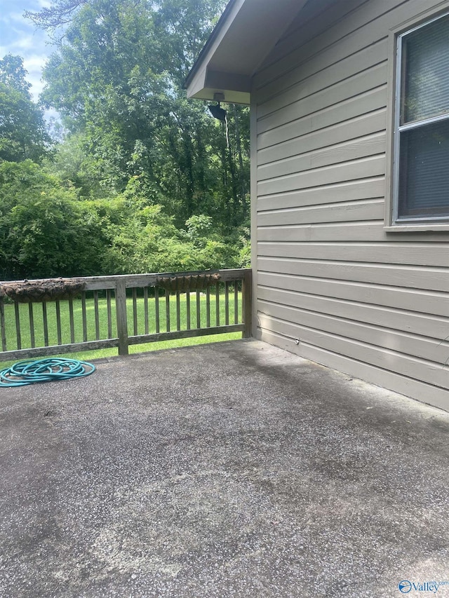 216 Carol Ave, Gadsden, AL 35904 - view of patio / terrace