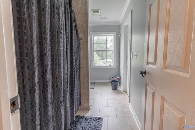 full bath with ornamental molding, tile patterned flooring, visible vents, and curtained shower