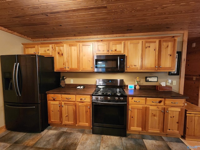 kitchen featuring crown molding and appliances with stainless steel finishes