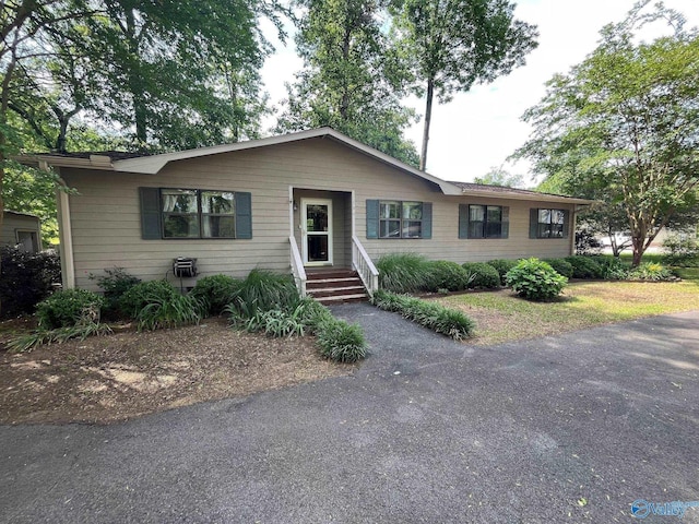 136 Atnip Dr, Scottsboro, AL 35769 - view of ranch-style home