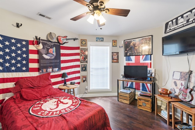 114 Sandi Paige Ln, Huntsville, AL 35811 - bedroom with hardwood / wood-style flooring and a ceiling fan
