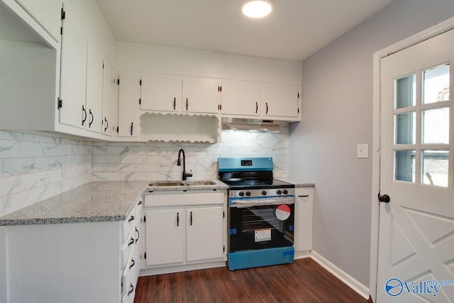 kitchen with sink, white cabinets, tasteful backsplash, dark wood-type flooring, and stainless steel range with electric stovetop