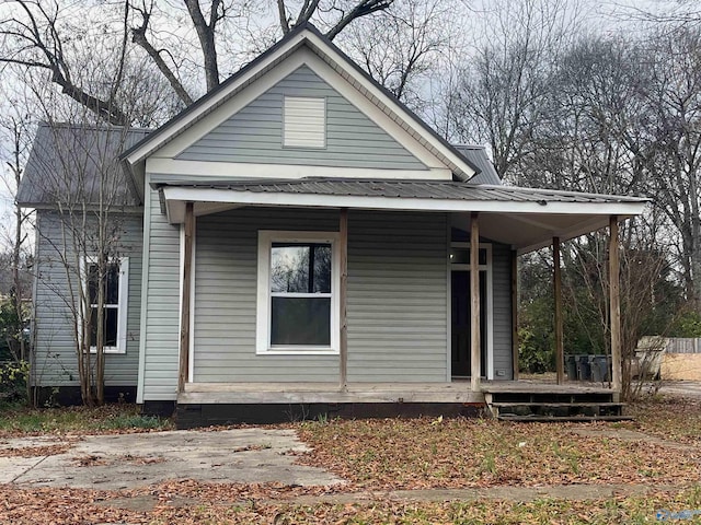 view of front facade with a porch