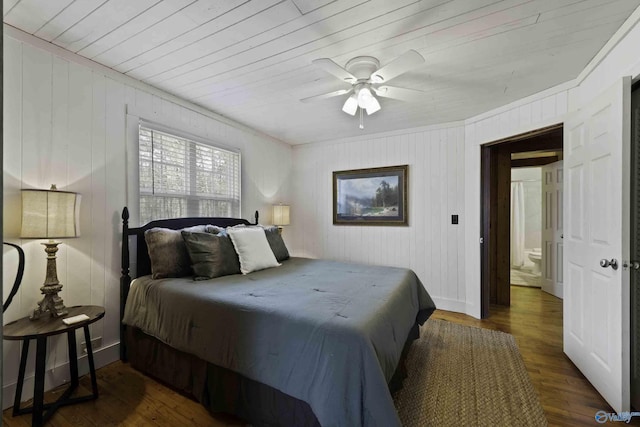 bedroom featuring wood finished floors and a ceiling fan