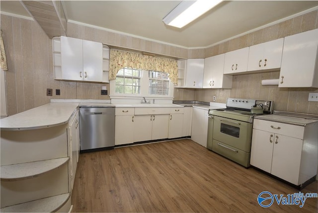 514 W St, Scottsboro, AL 35768 - kitchen with electric stove, wood finished floors, open shelves, and stainless steel dishwasher