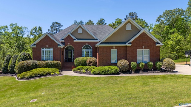 view of front of property with a front yard