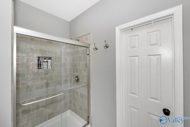 2609 Quarter Ln, Owens Cross Roads, AL 35763 - bathroom featuring a stall shower