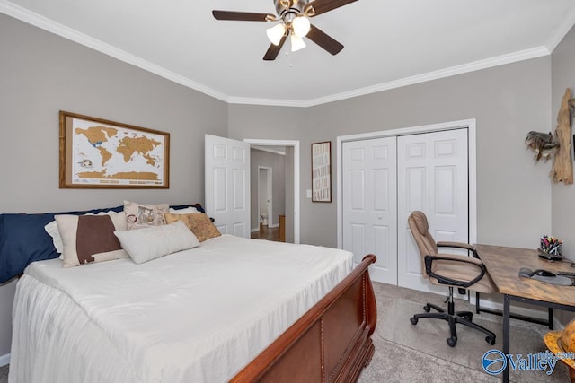 2609 Quarter Ln, Owens Cross Roads, AL 35763 - bedroom with crown molding, ceiling fan, a closet, and light colored carpet