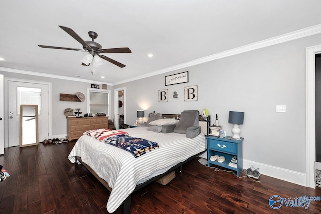 bedroom with baseboards, recessed lighting, hardwood / wood-style flooring, and crown molding