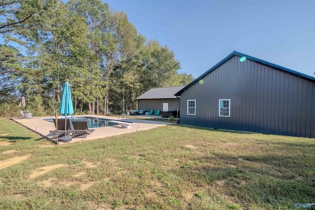 view of yard featuring an outdoor hangout area and a patio area