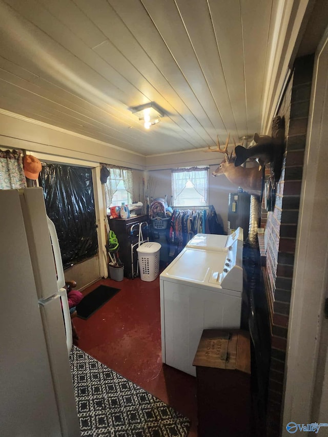 2505 E Broad St, Gadsden, AL 35905 - washroom featuring washing machine and dryer