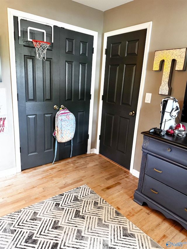 659 Vaughn Bridge Rd NW, Hartselle, AL 35640 - foyer featuring light wood-type flooring and baseboards