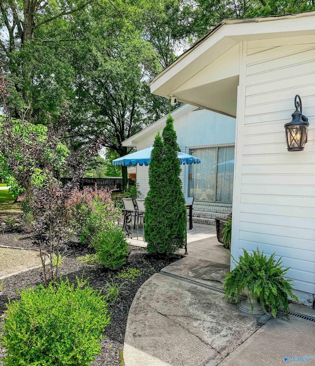 659 Vaughn Bridge Rd NW, Hartselle, AL 35640 - exterior space with a patio area