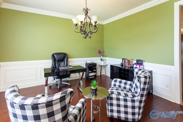 living area featuring crown molding, a chandelier, and dark hardwood / wood-style flooring