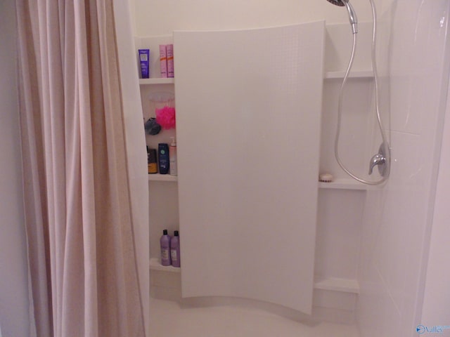 110 Oak Path Ln, Harvest, AL 35749 - full bathroom featuring curtained shower
