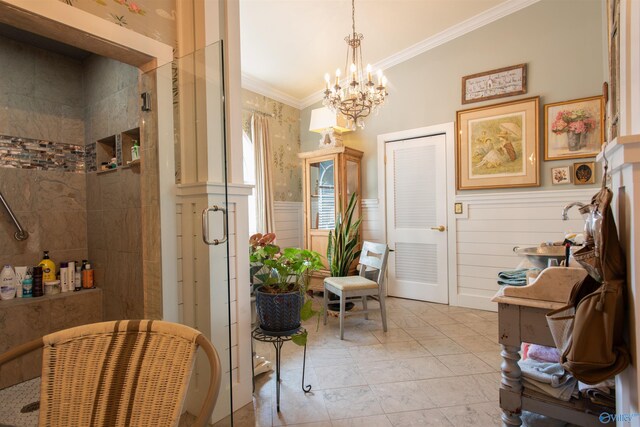 bathroom featuring a tile shower