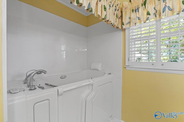 19660 Cox Rd, Athens, AL 35611 - view of washroom