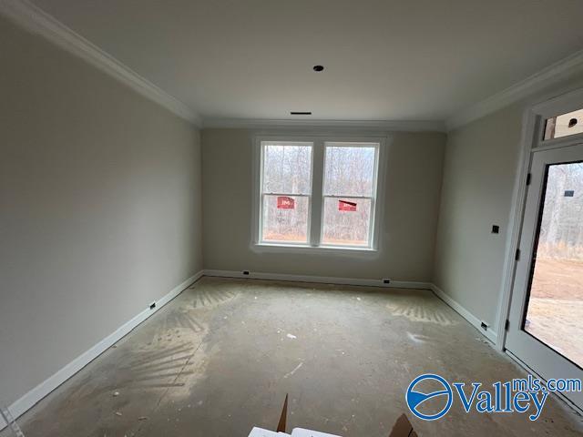 empty room with crown molding