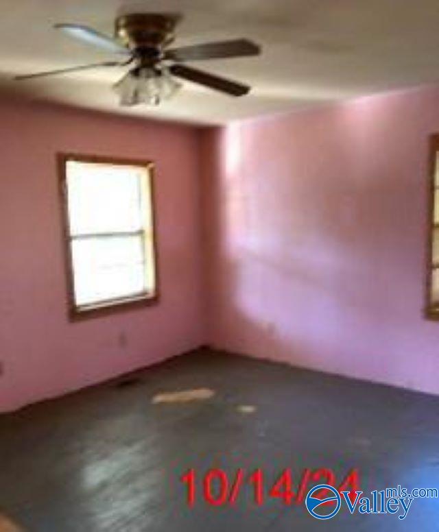 1607 Tennessee St, Sheffield, AL 35660 - spare room with ceiling fan