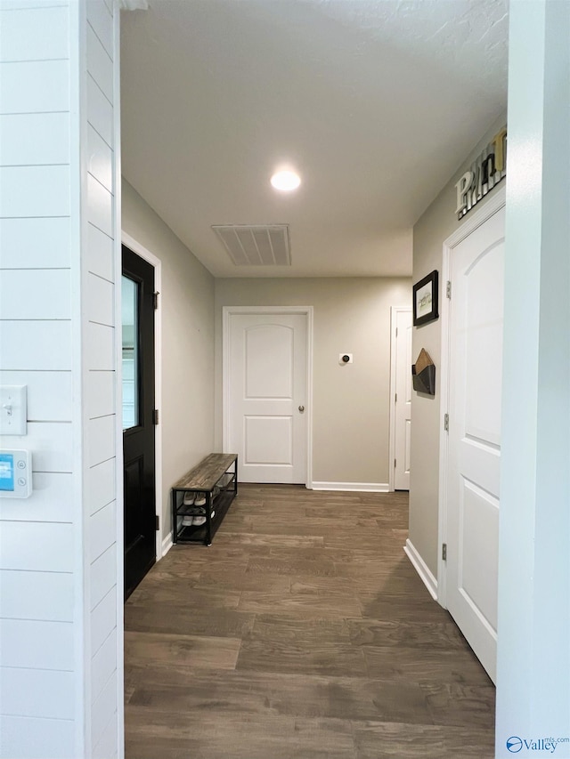 1575 Cottage Ln, Southside, AL 35907 - corridor featuring dark wood-style flooring, baseboards, and recessed lighting
