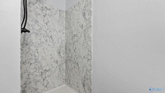 2055 Big Nose Dr, Centre, AL 35960 - full bathroom with a shower
