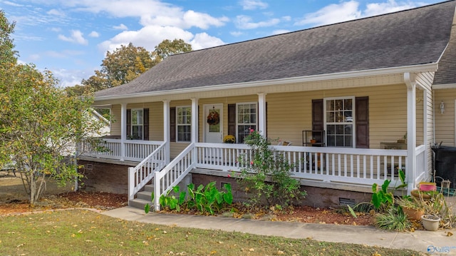 view of front of property featuring a porch