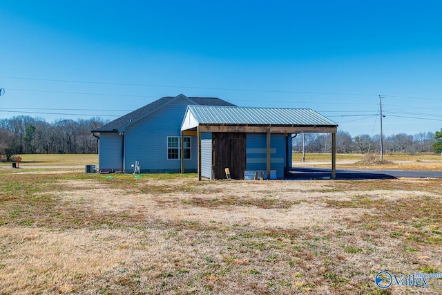 view of outdoor structure featuring cooling unit