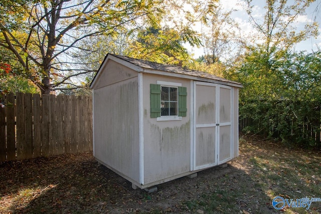 view of outbuilding