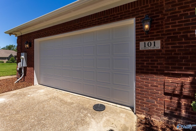 101 Tempo Cir, Harvest, AL 35749 - garage with driveway