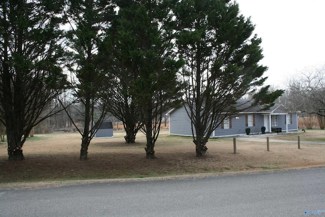 exterior space featuring a lawn