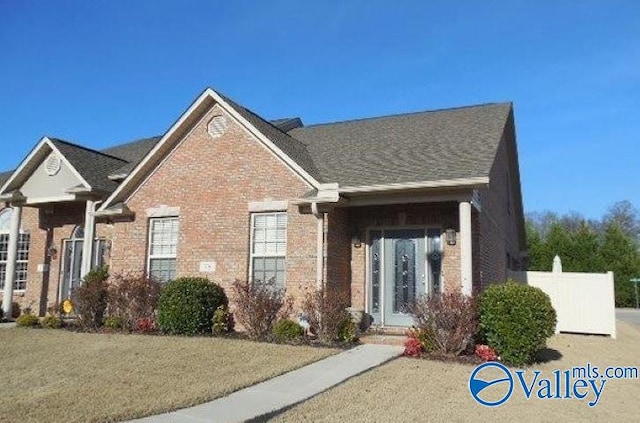 view of front of property