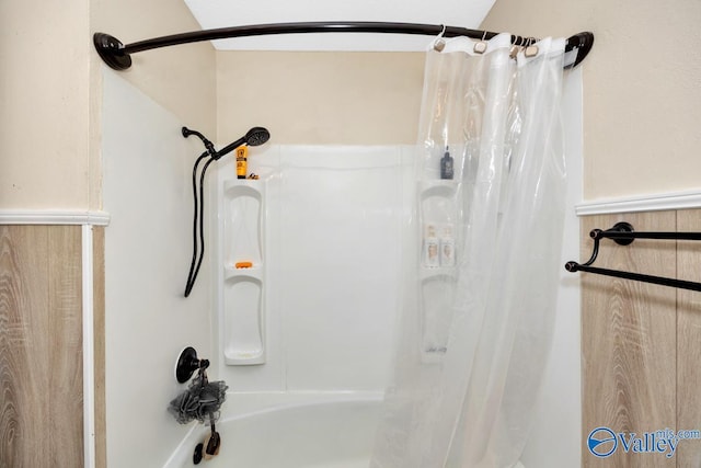 full bath featuring shower / bathtub combination with curtain