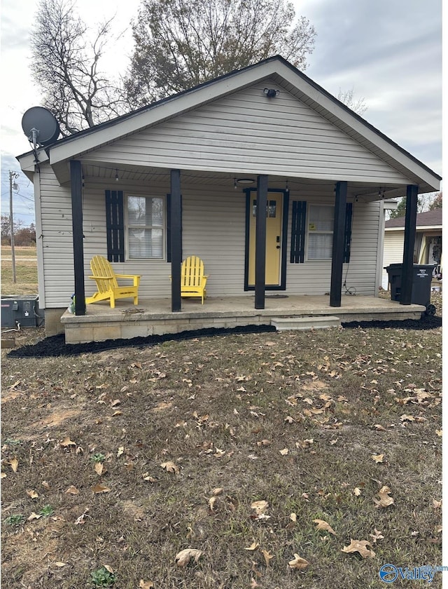 view of front facade with a porch