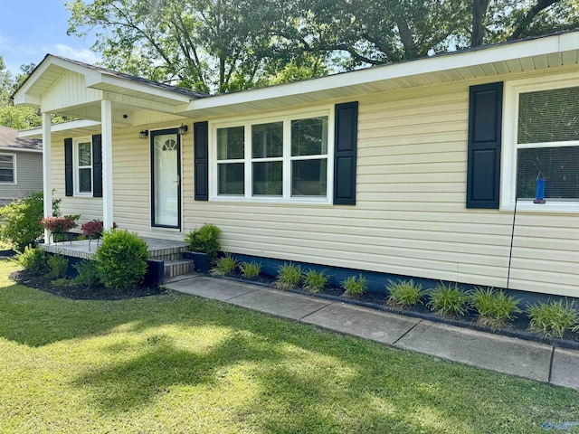 403 Taylor Rd, Glencoe, AL 35905 - ranch-style house featuring a front yard and a porch