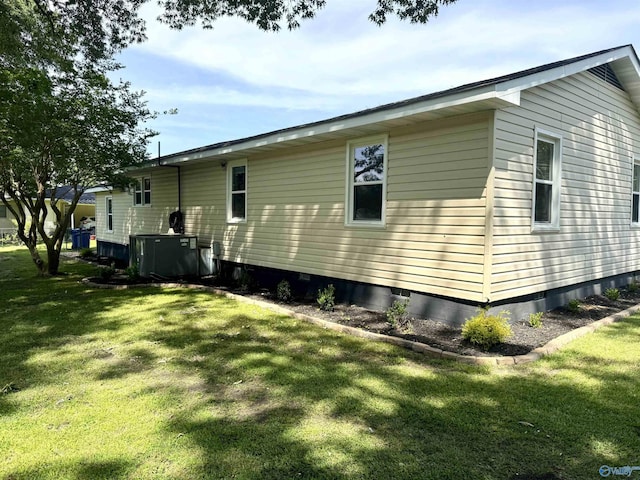 403 Taylor Rd, Glencoe, AL 35905 - view of side of property featuring crawl space, a lawn, and central AC unit