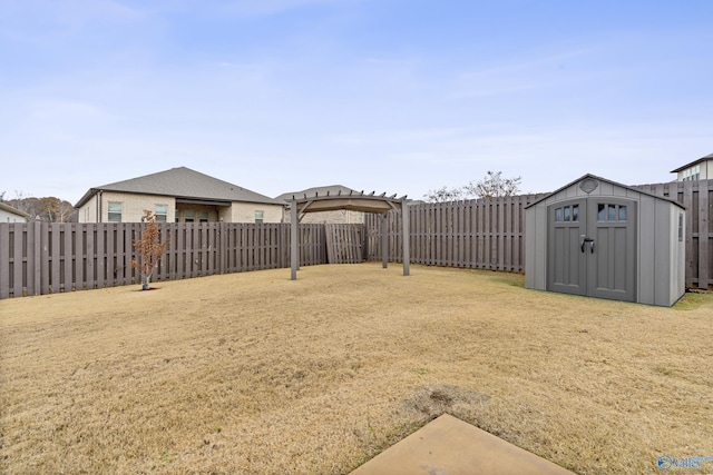 view of yard featuring a storage unit