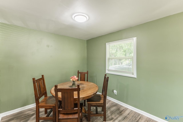 1101 5th Ave SW, Decatur, AL 35601 - dining area featuring wood finished floors and baseboards