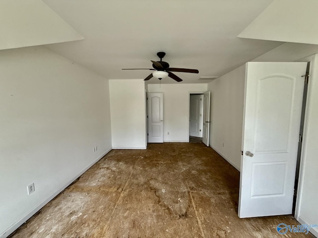 unfurnished bedroom featuring baseboards and ceiling fan