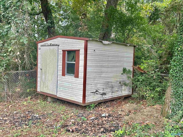 view of outbuilding